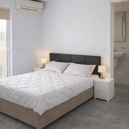 Urban Haven Apartment *