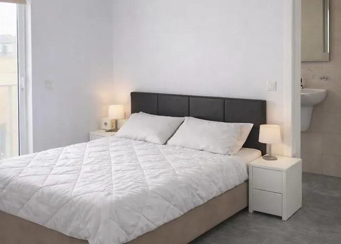 Urban Haven Apartment *